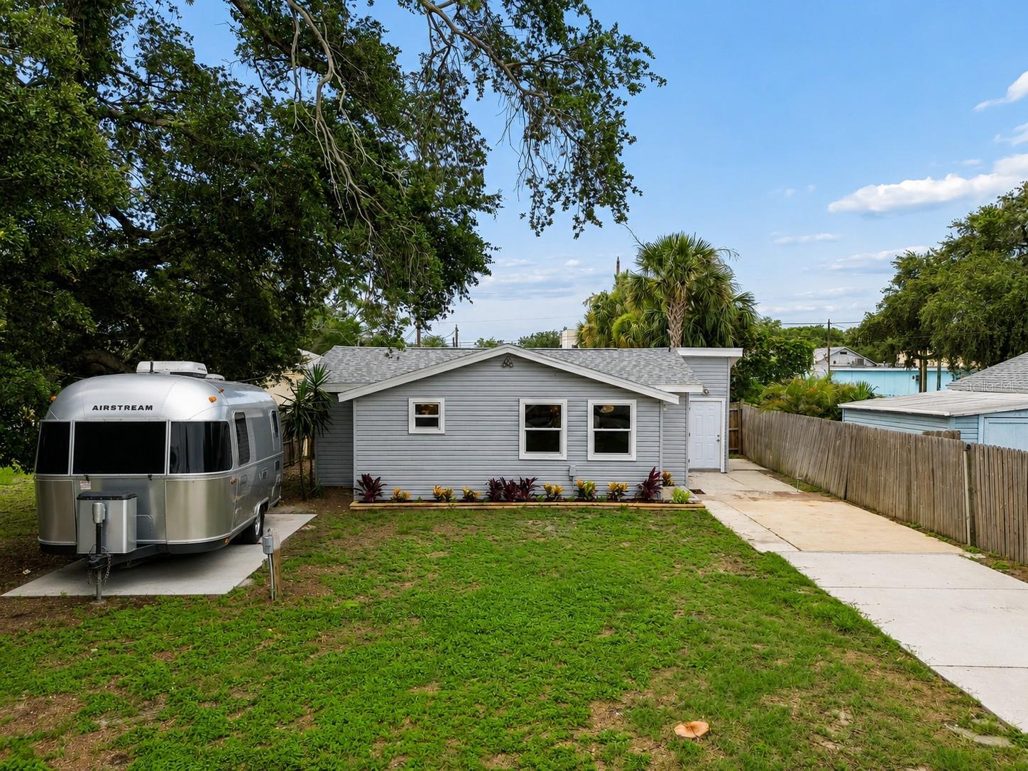 Single Family Residence em LARGO, FL - Daniel Dourado