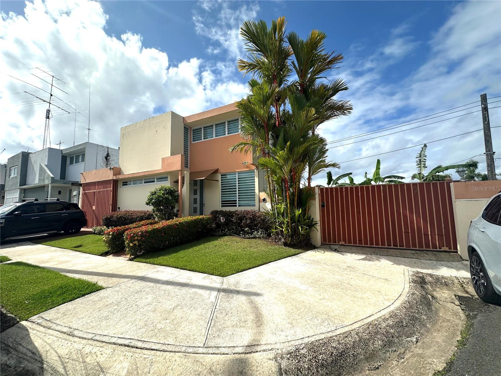 Single Family Residence in BAYAMON, PR - Daniel Dourado
