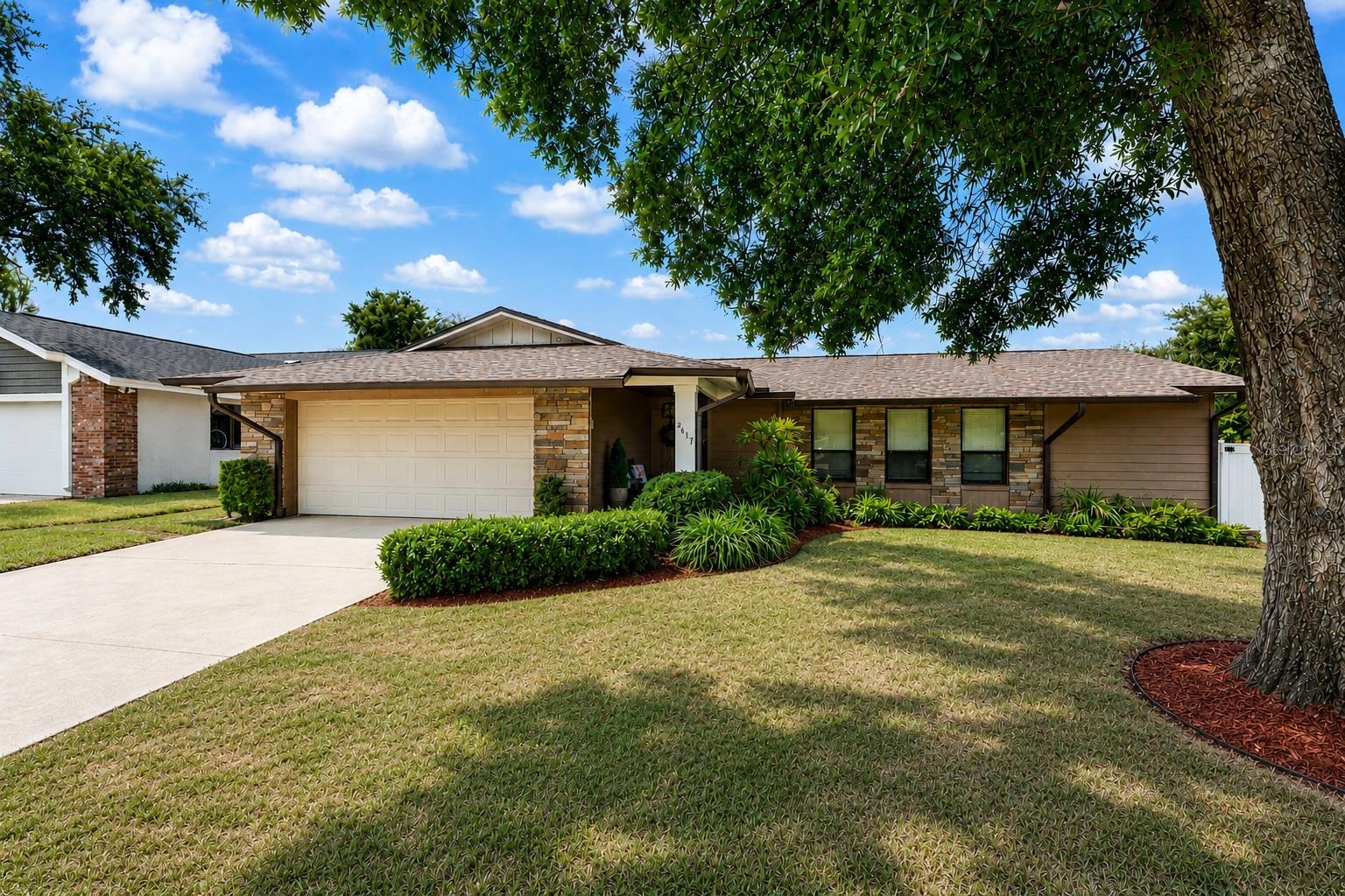 Single Family Residence in APOPKA, FL - Daniel Dourado