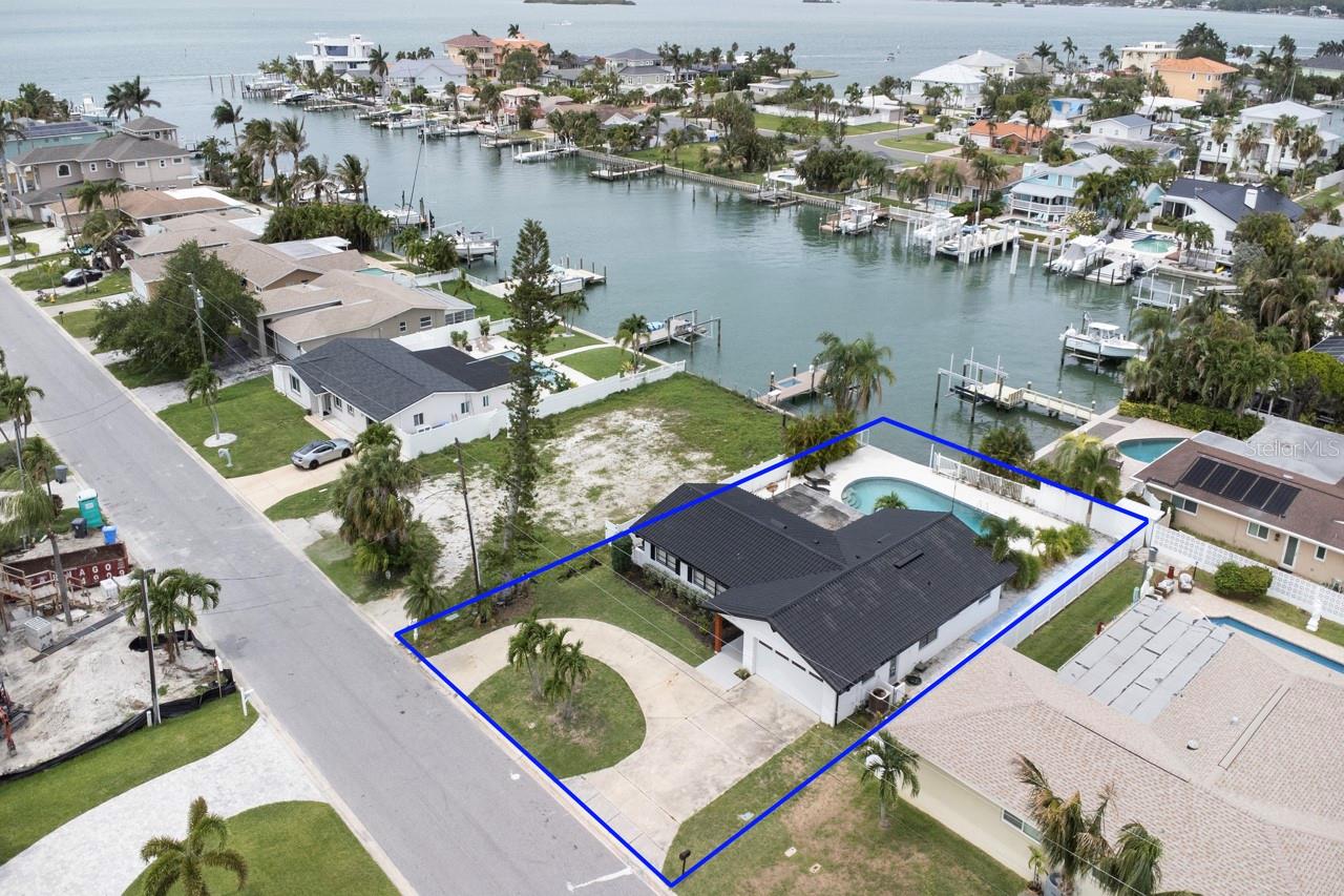 Single Family Residence em TREASURE ISLAND, FL - Daniel Dourado