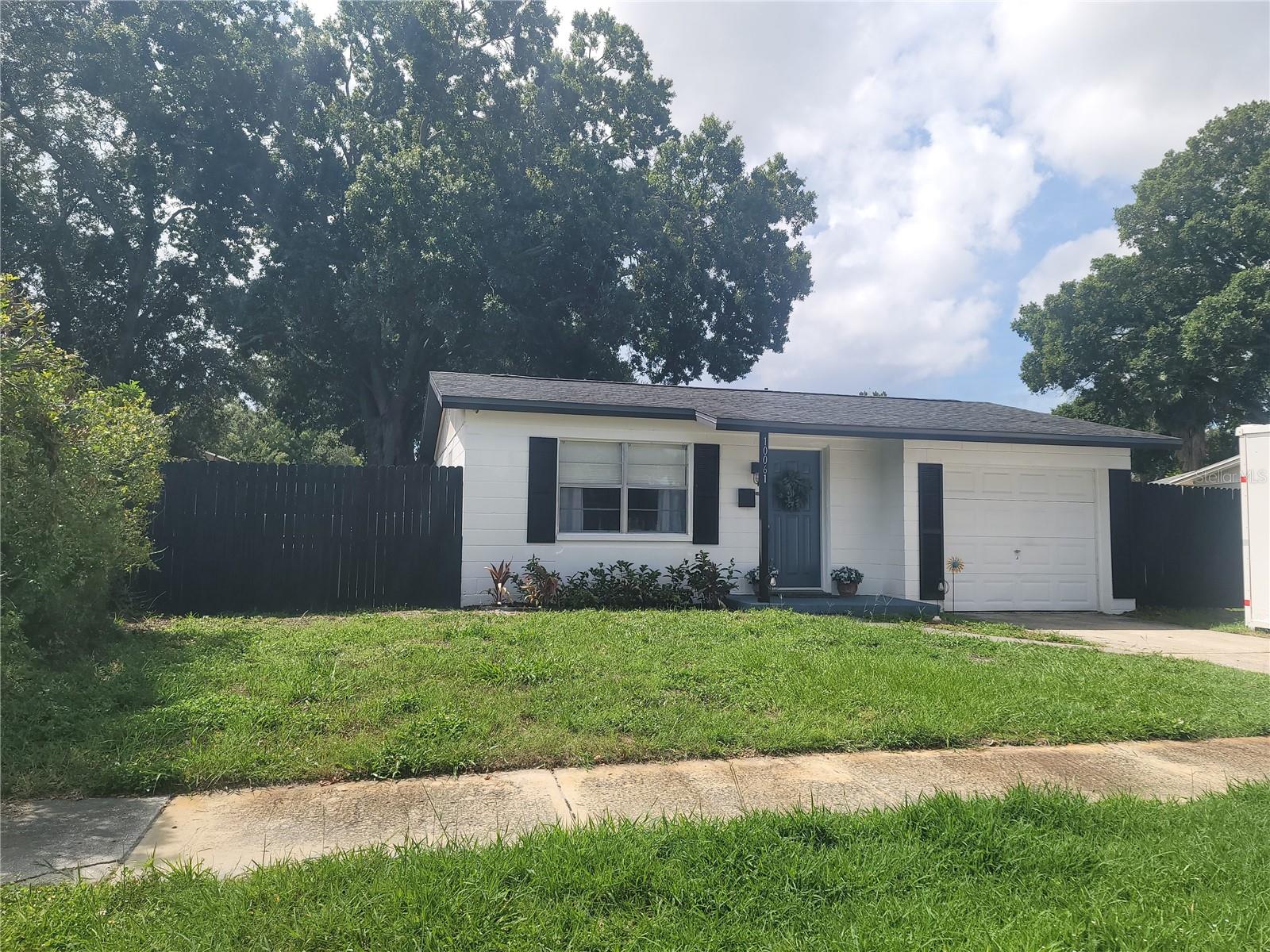 Single Family Residence em PINELLAS PARK, FL - Daniel Dourado