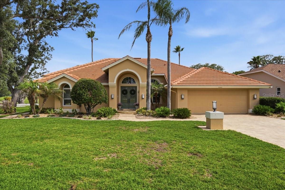 Single Family Residence em WEEKI WACHEE, FL - Daniel Dourado