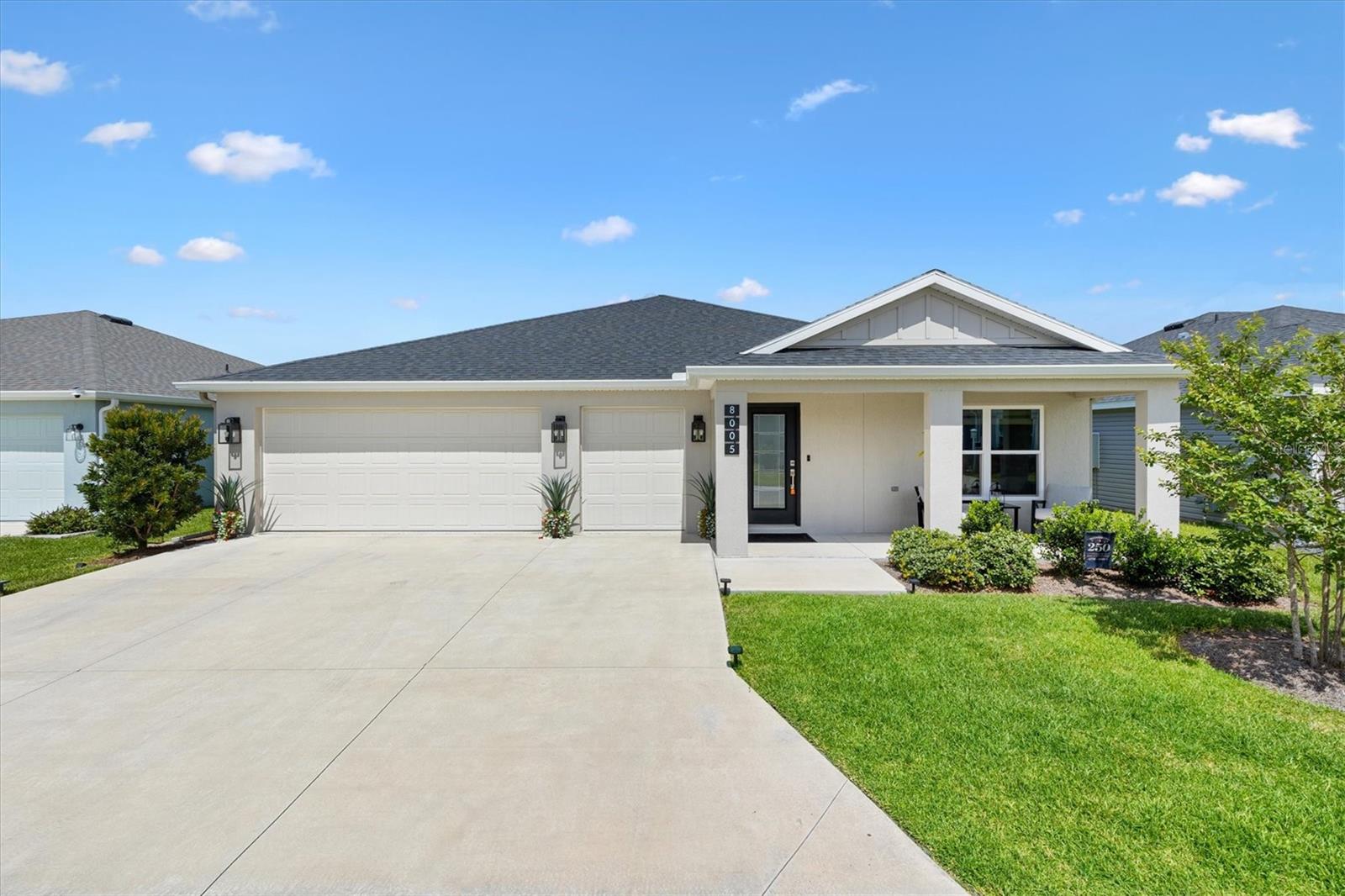 Single Family Residence in THE VILLAGES, FL - Daniel Dourado