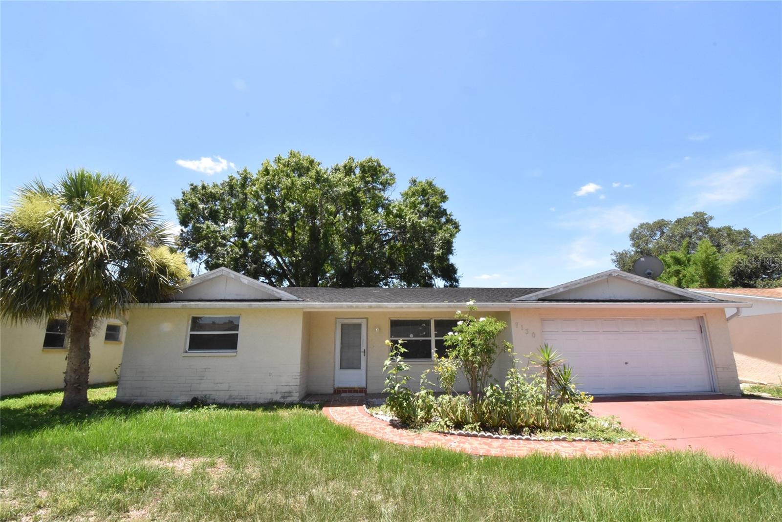 Single Family Residence in PORT RICHEY, FL - Daniel Dourado