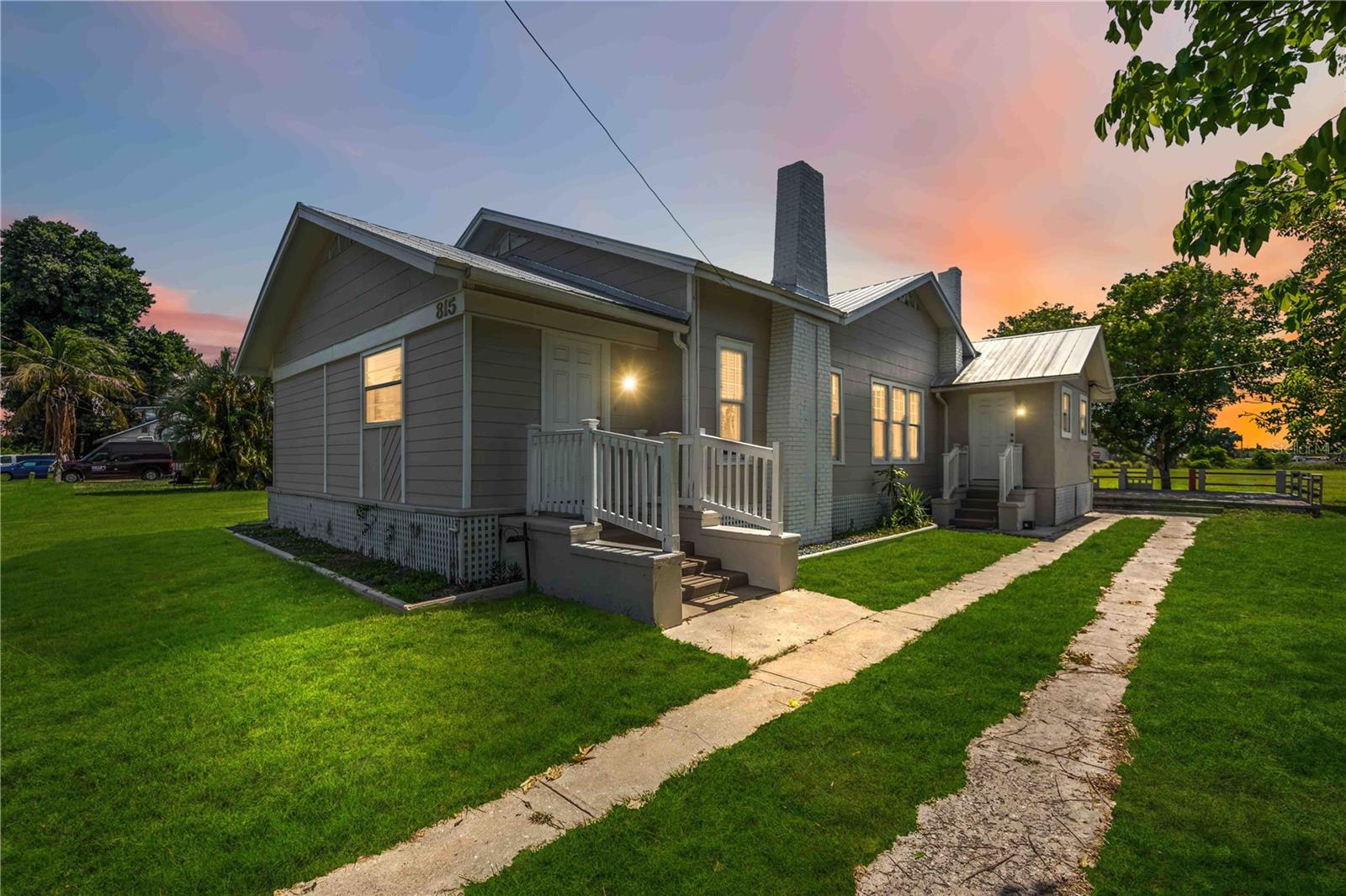 Single Family Residence in PUNTA GORDA, FL - Daniel Dourado