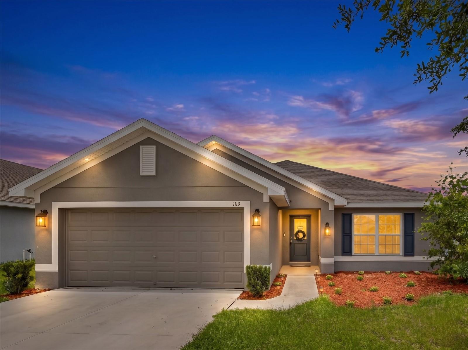 Single Family Residence in DAVENPORT, FL - Daniel Dourado