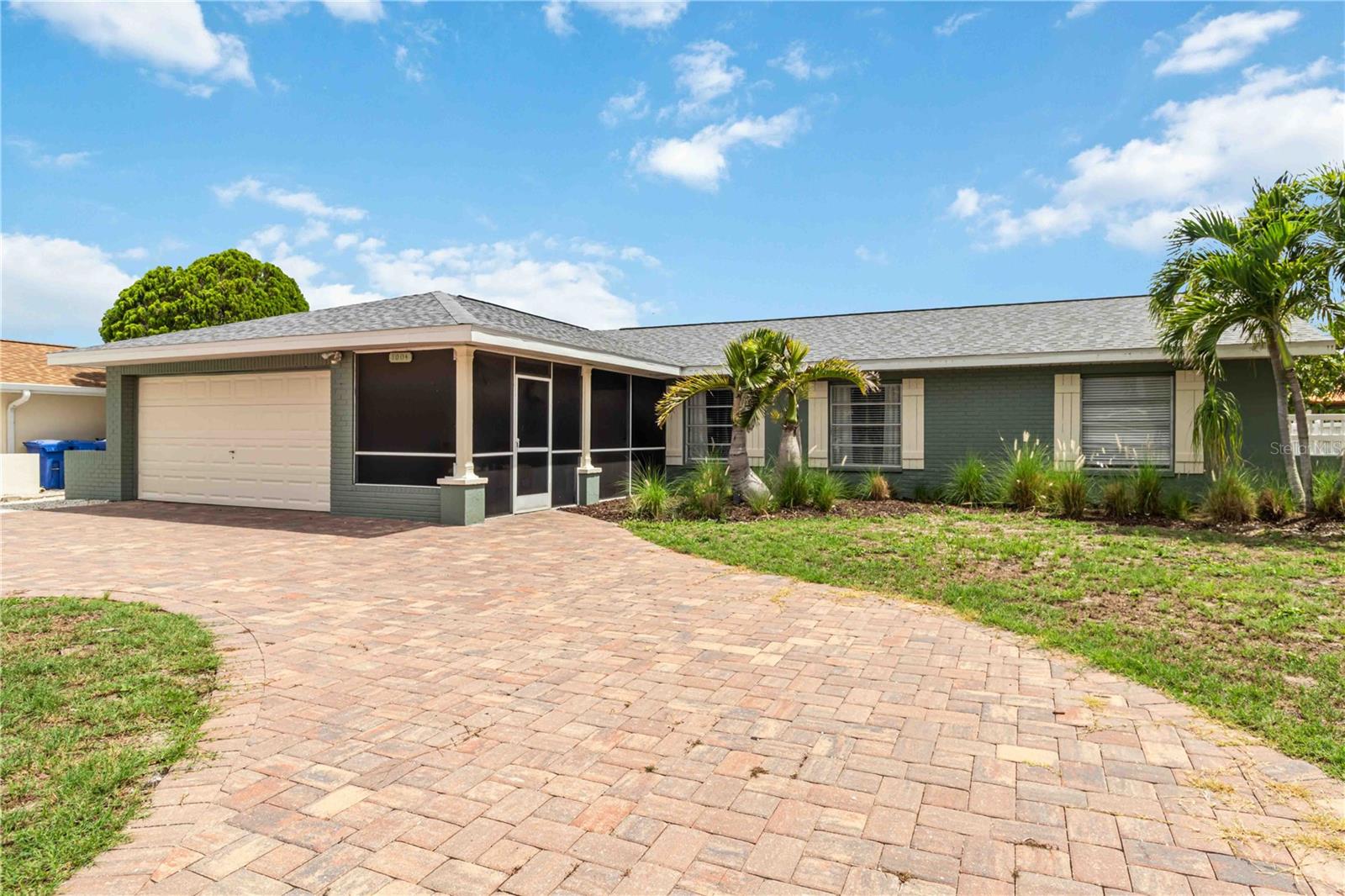 Single Family Residence in APOLLO BEACH, FL - Daniel Dourado