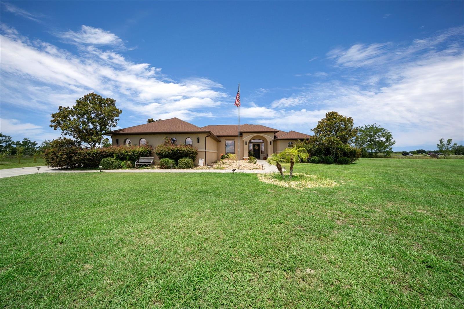 Single Family Residence em BELLEVIEW, FL - Daniel Dourado