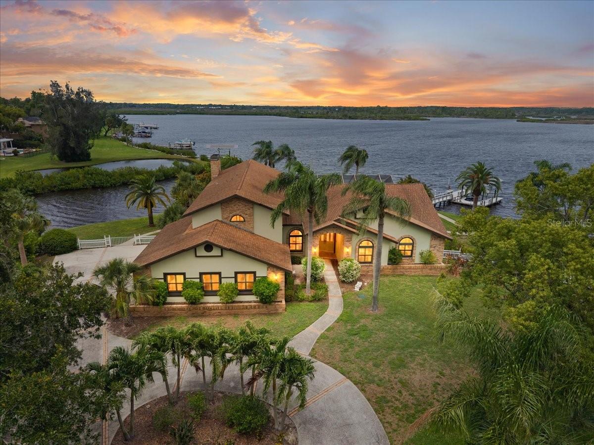 Single Family Residence in TARPON SPRINGS, FL - Daniel Dourado