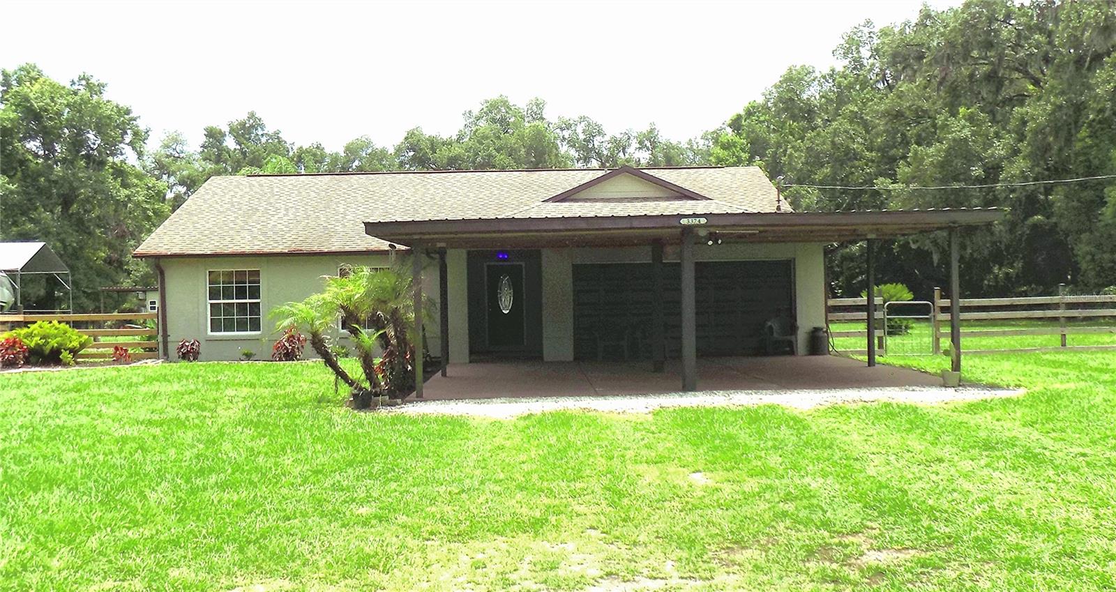 Single Family Residence em PLANT CITY, FL - Daniel Dourado