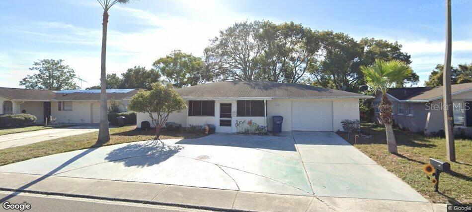 Single Family Residence in PORT RICHEY, FL - Daniel Dourado