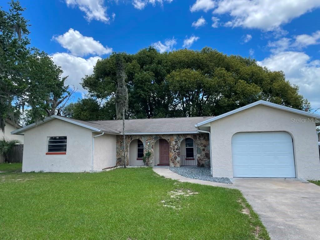 Single Family Residence em BELLEVIEW, FL - Daniel Dourado
