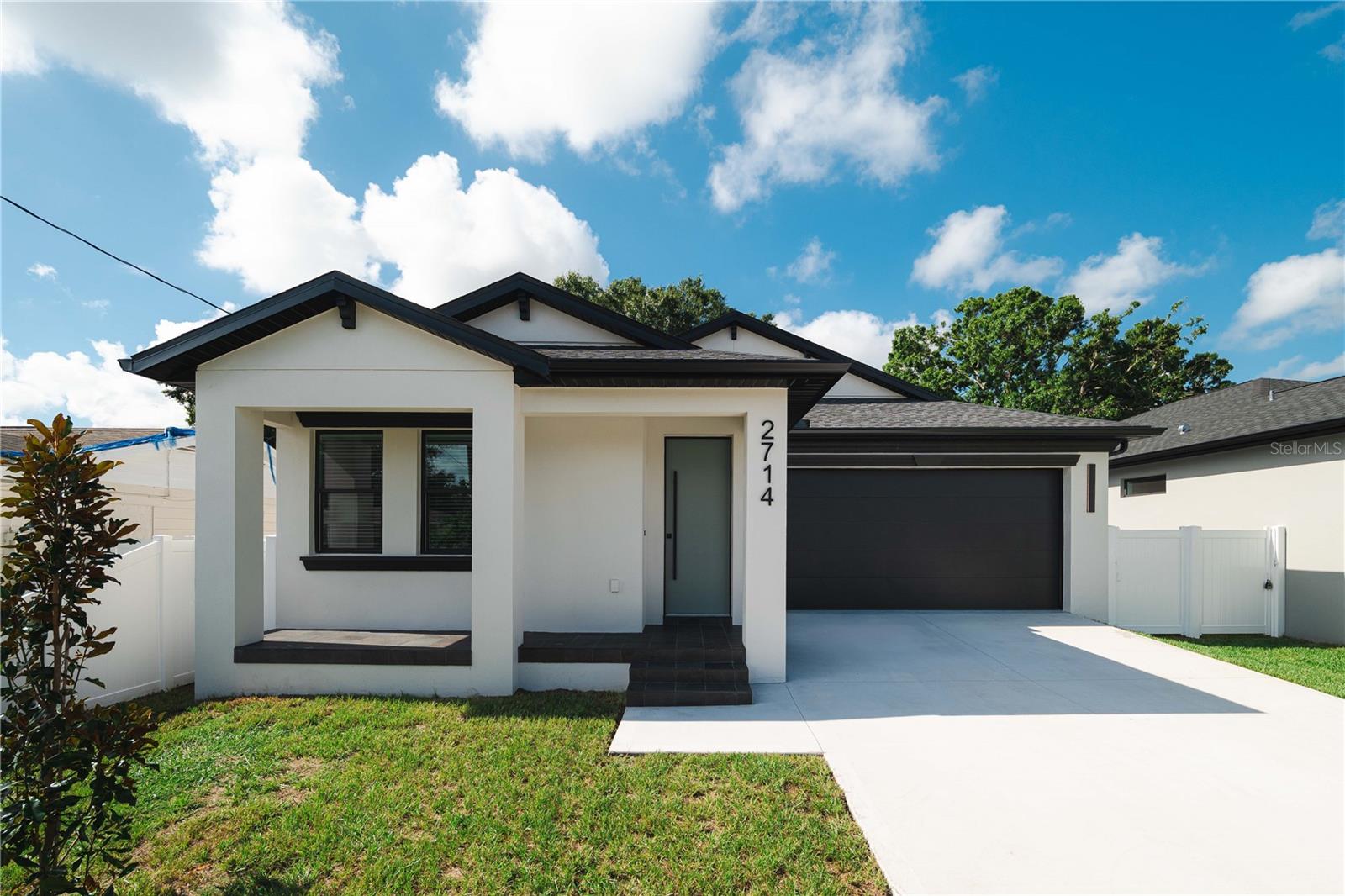 Single Family Residence in TAMPA, FL - Daniel Dourado