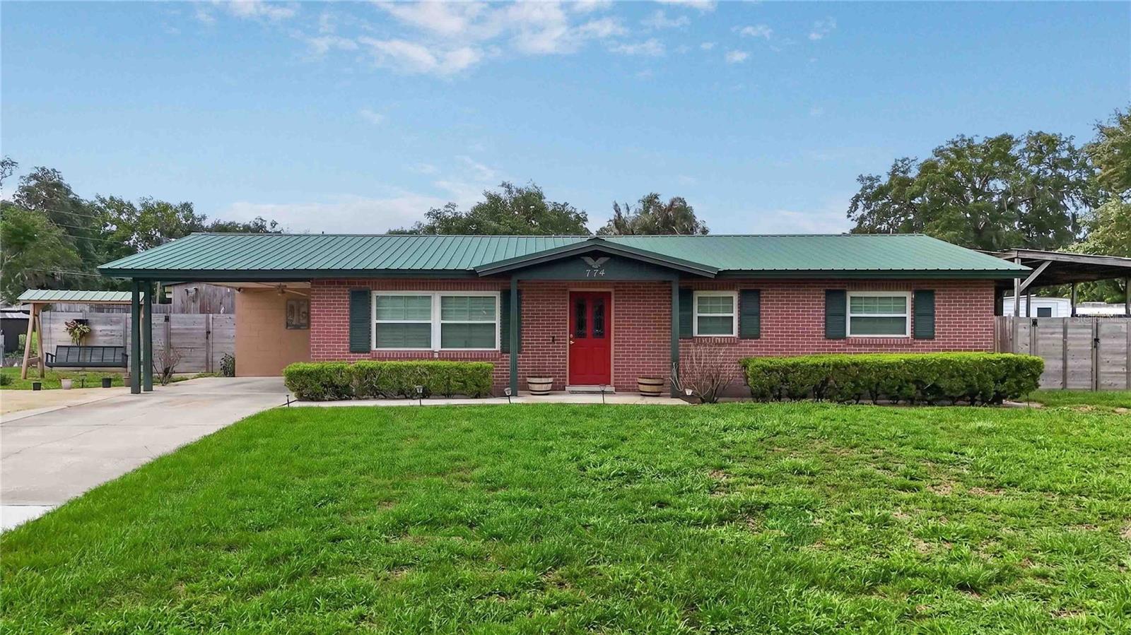 Single Family Residence in APOPKA, FL - Daniel Dourado