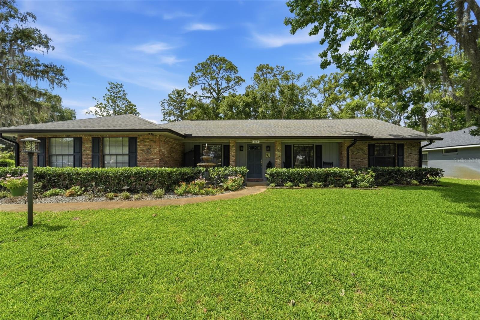 Single Family Residence em DELAND, FL - Daniel Dourado
