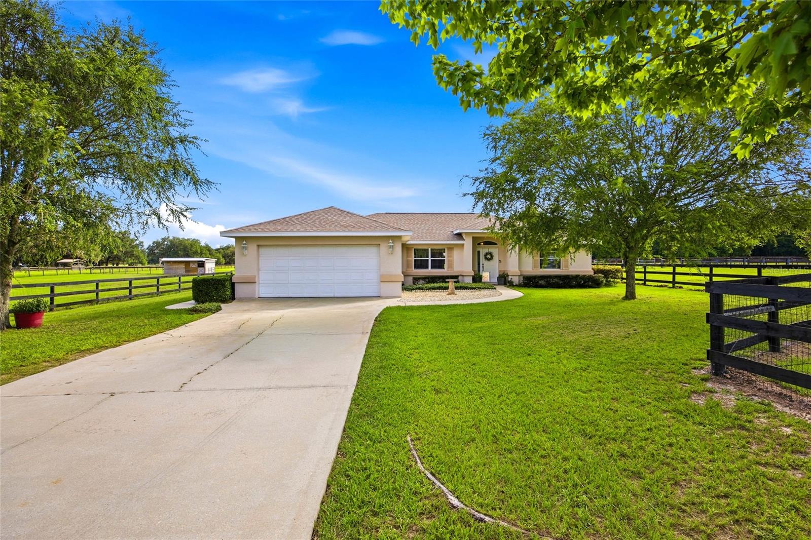 Single Family Residence in MORRISTON, FL - Daniel Dourado