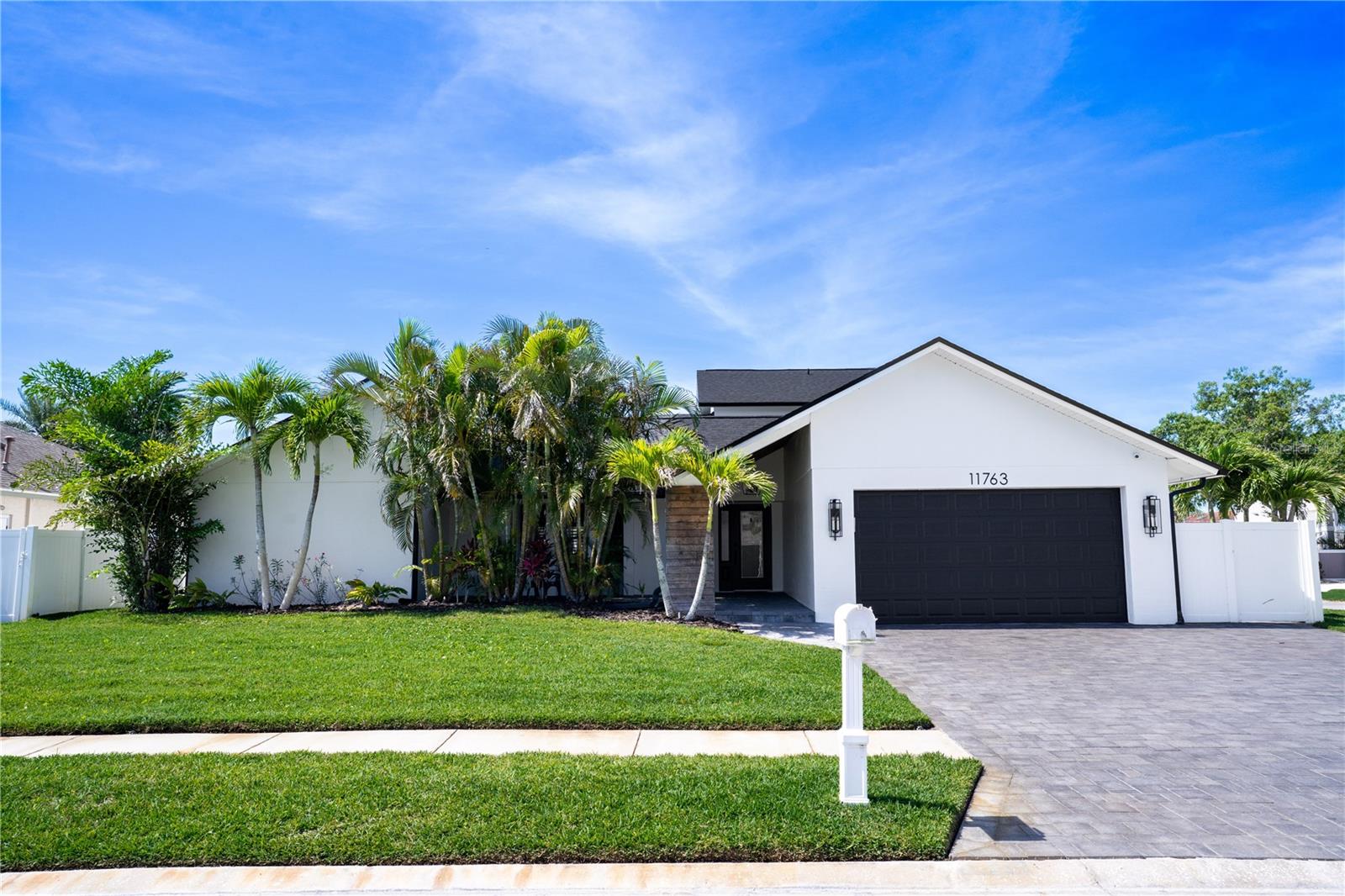Single Family Residence em LARGO, FL - Daniel Dourado