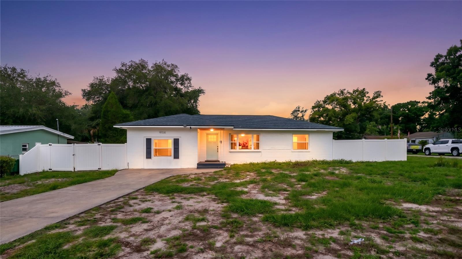 Single Family Residence in TAMPA, FL - Daniel Dourado