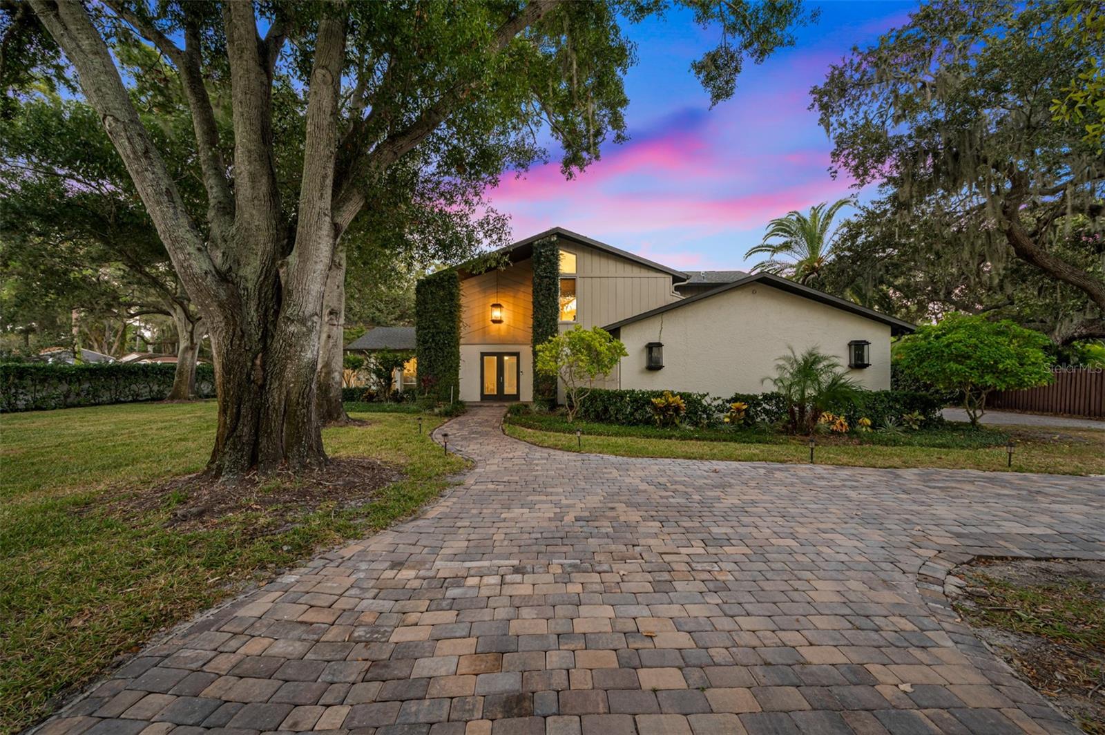Single Family Residence em SEMINOLE, FL - Daniel Dourado