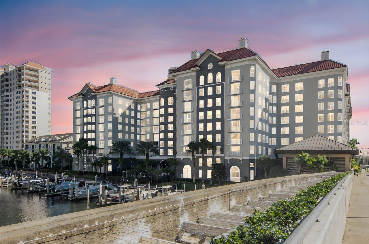 Condominium in TAMPA, FL - Daniel Dourado