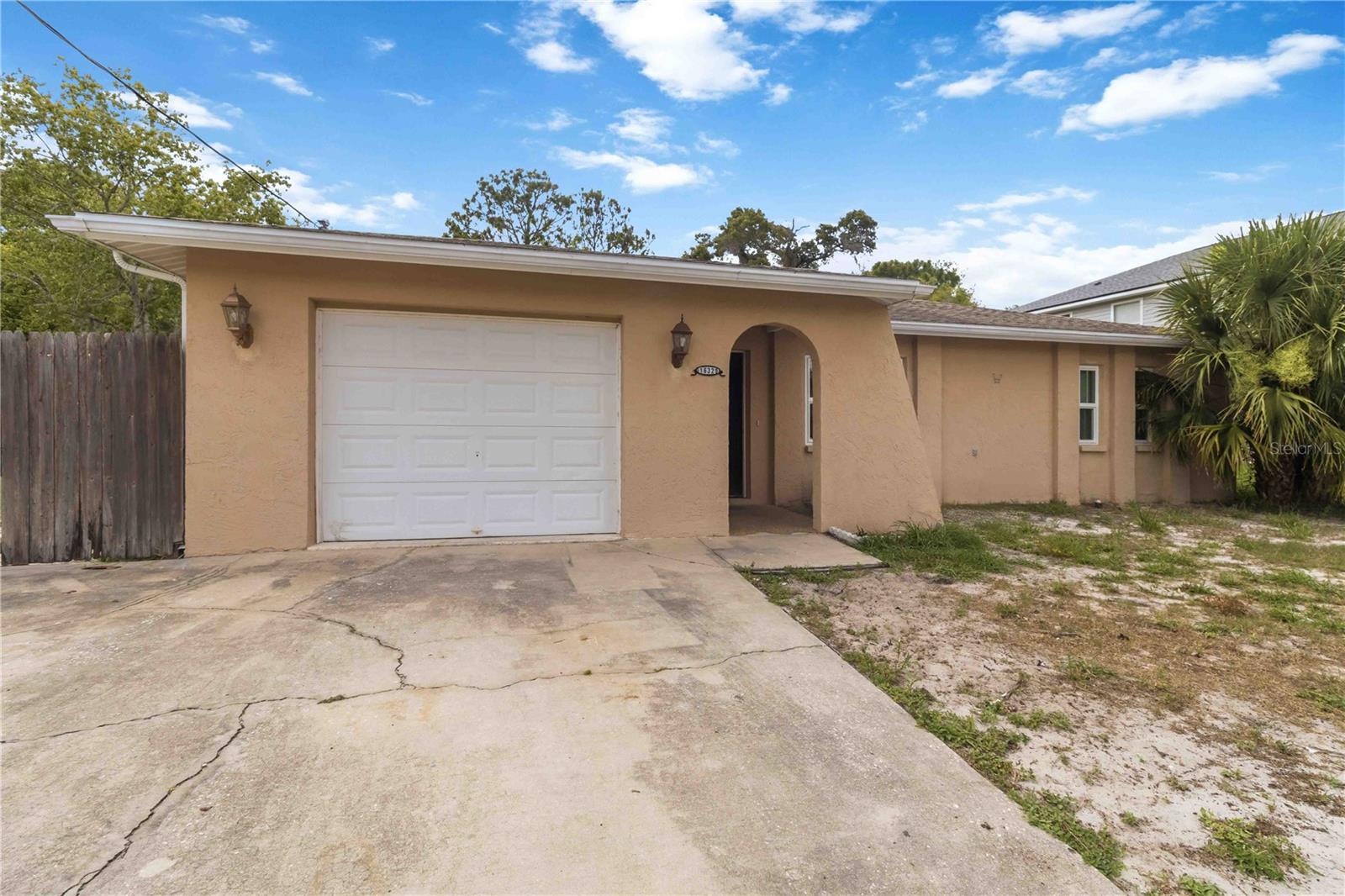 Single Family Residence in HUDSON, FL - Daniel Dourado