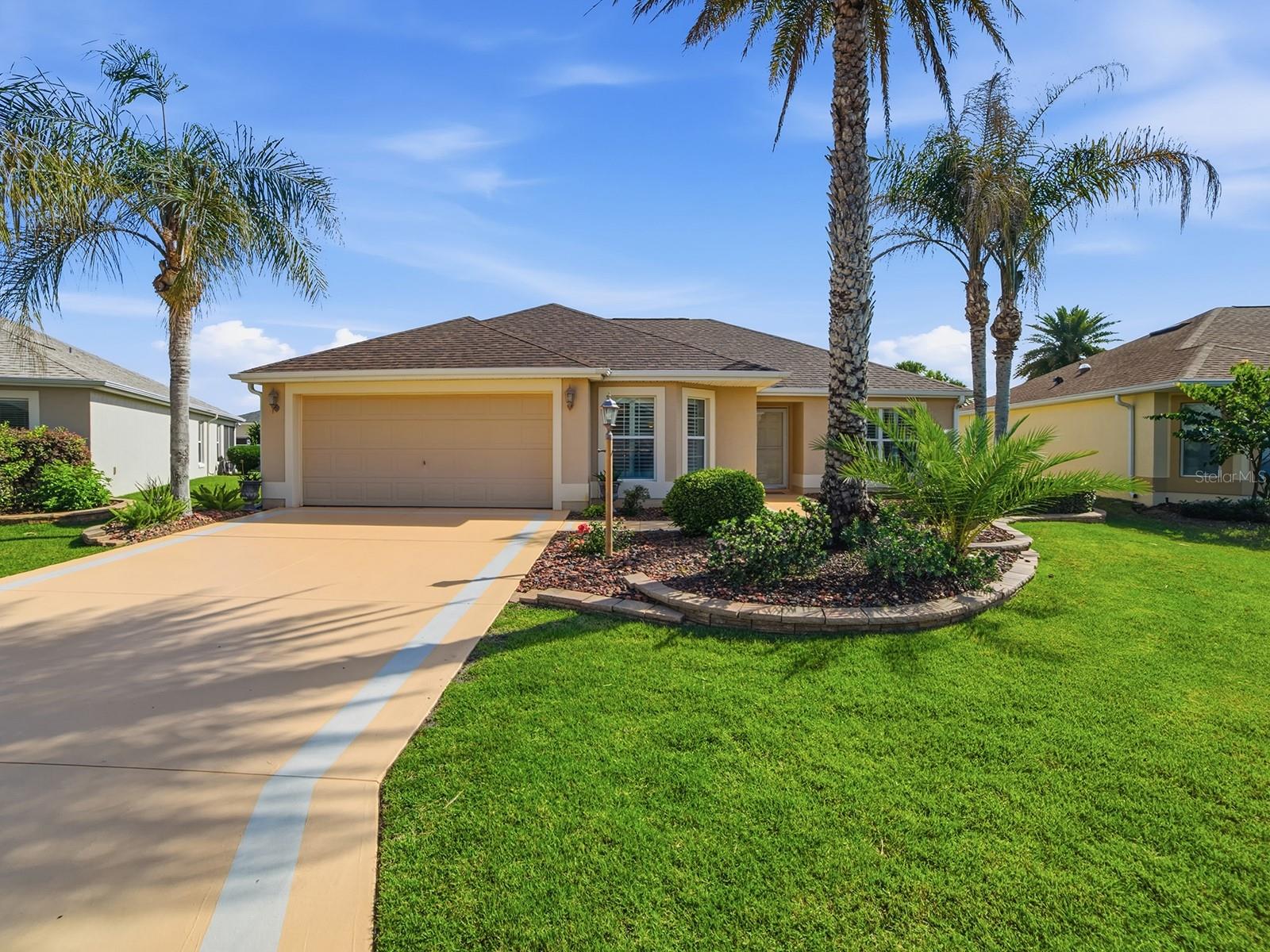 Single Family Residence in THE VILLAGES, FL - Daniel Dourado