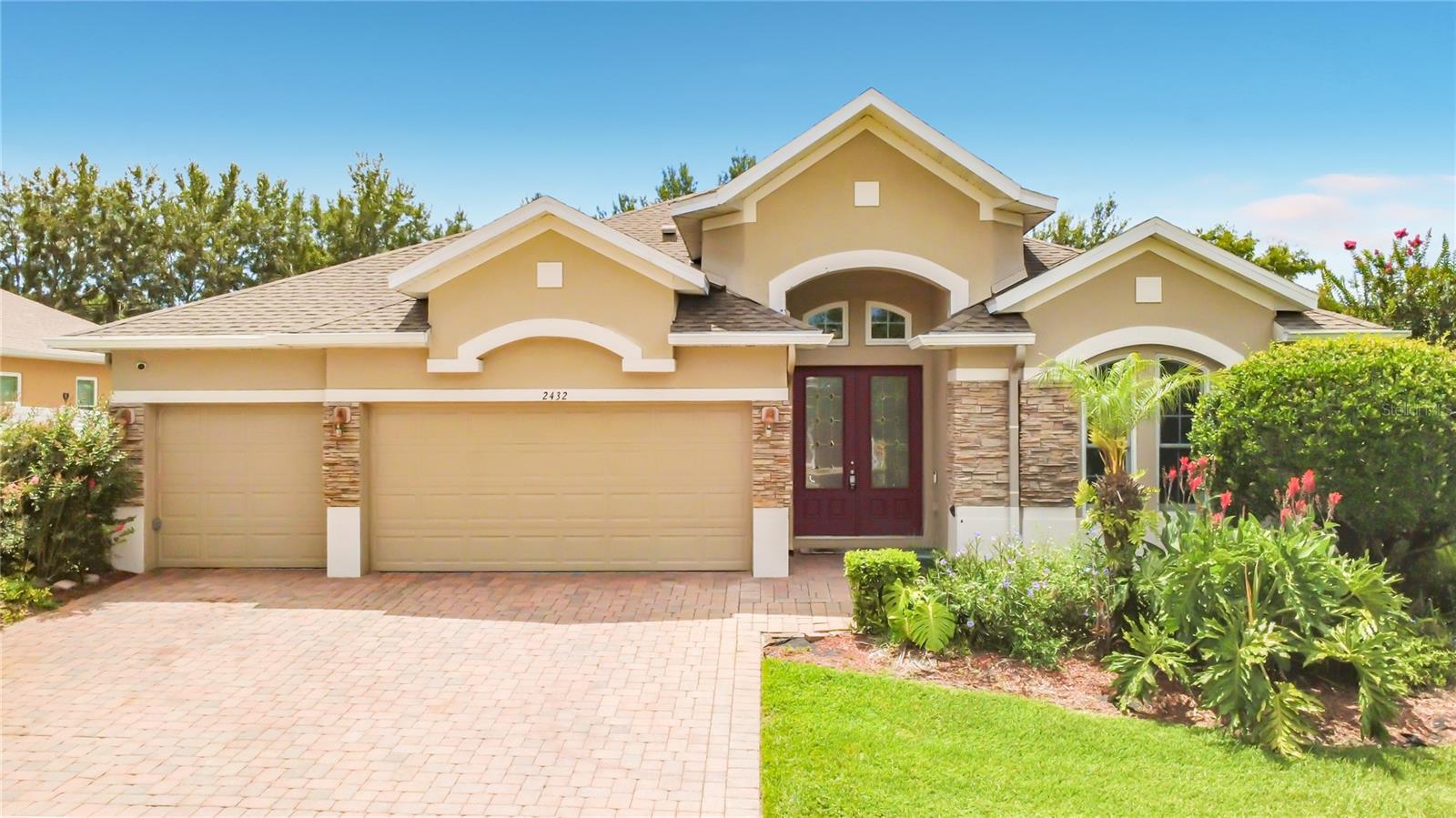 Single Family Residence in APOPKA, FL - Daniel Dourado