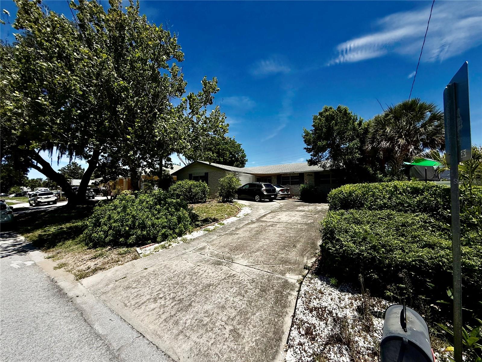 Single Family Residence in TARPON SPRINGS, FL - Daniel Dourado