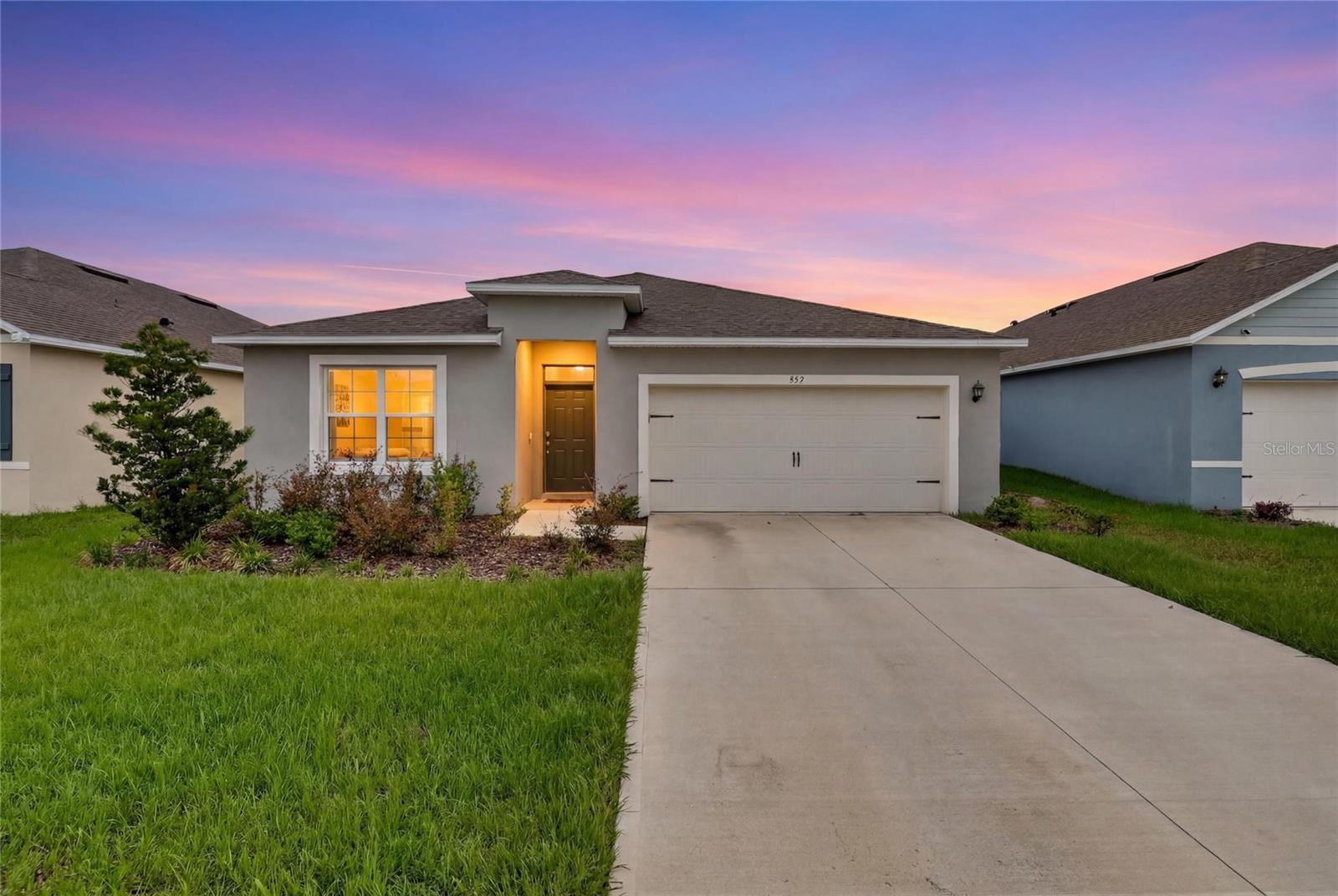Single Family Residence in DAVENPORT, FL - Daniel Dourado