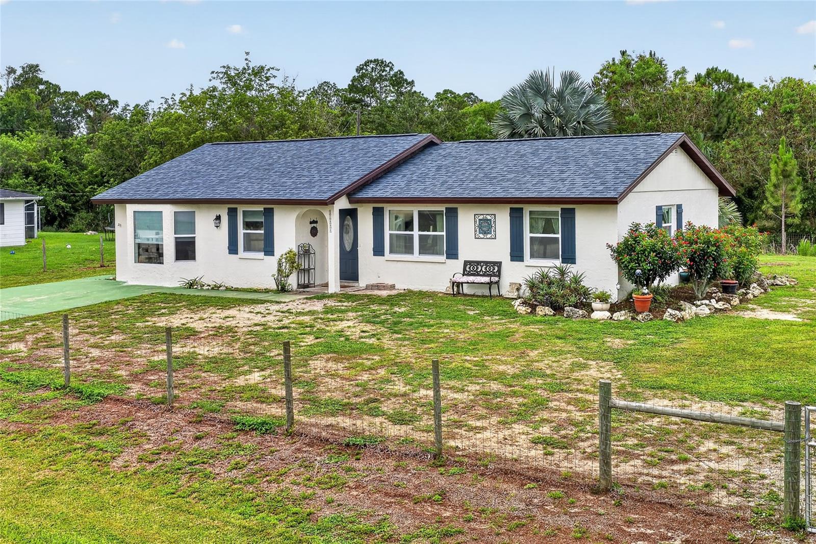 Single Family Residence in PUNTA GORDA, FL - Daniel Dourado