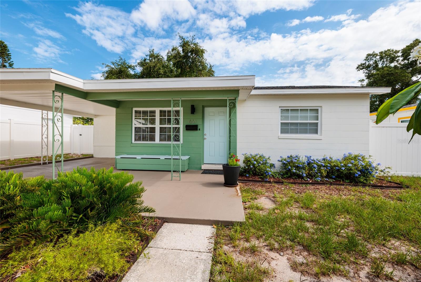 Single Family Residence em ST PETERSBURG, FL - Daniel Dourado