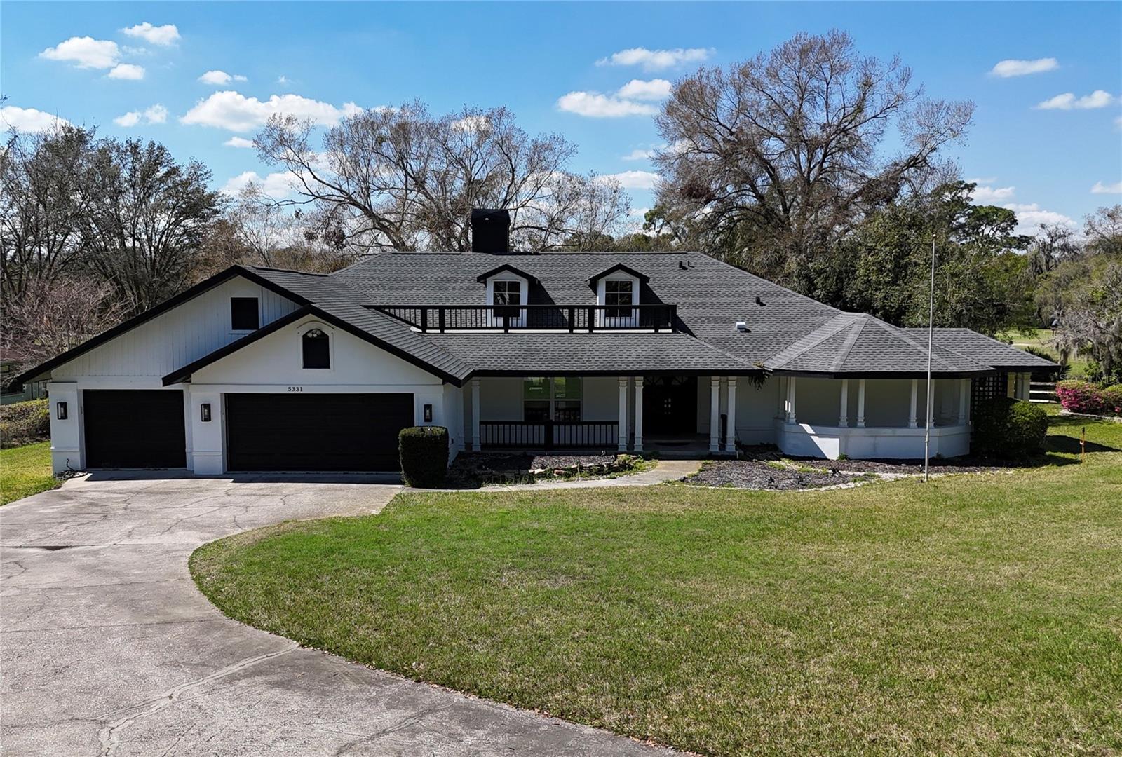 Single Family Residence in WESLEY CHAPEL, FL - Daniel Dourado