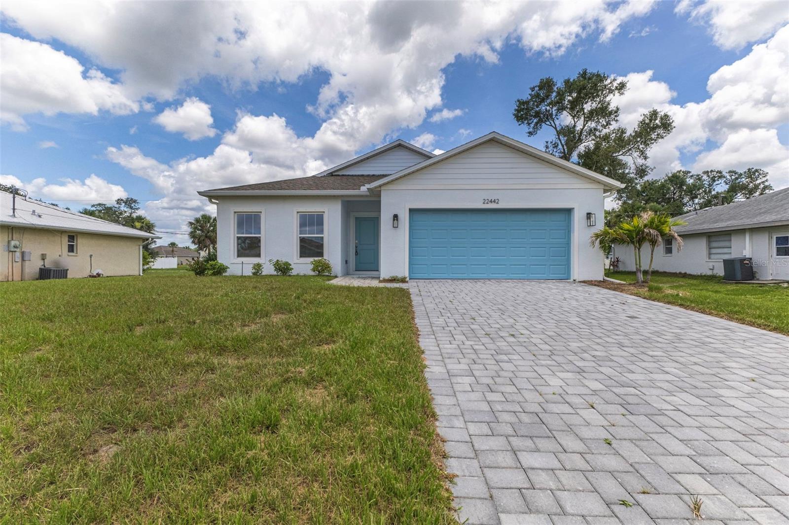 Single Family Residence in PORT CHARLOTTE, FL - Daniel Dourado