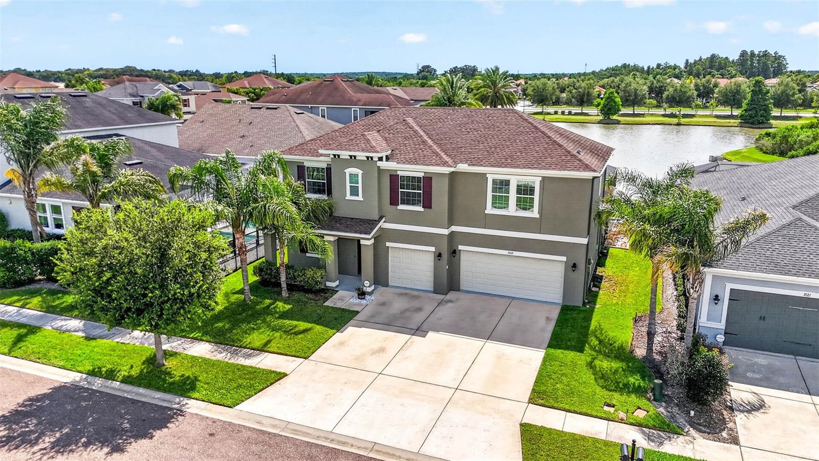 Single Family Residence in WESLEY CHAPEL, FL - Daniel Dourado