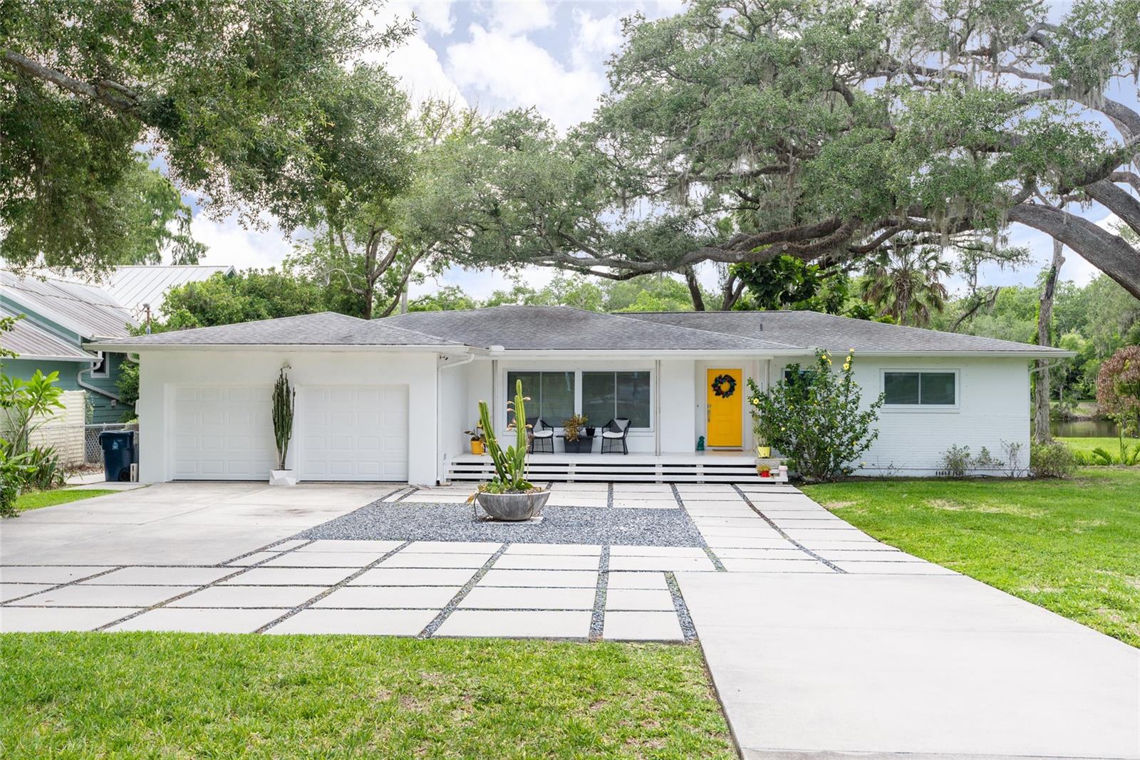 Single Family Residence in TAMPA, FL - Daniel Dourado