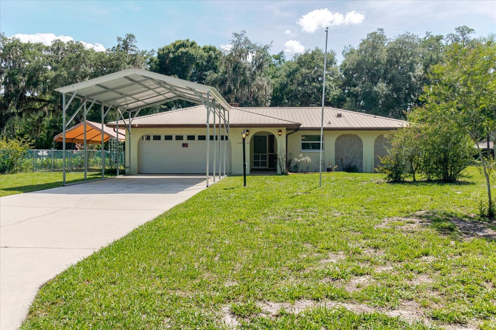 Single Family Residence in INVERNESS, FL - Daniel Dourado