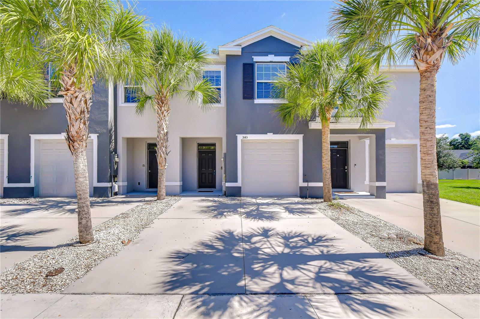 Townhouse in BRANDON, FL - Daniel Dourado