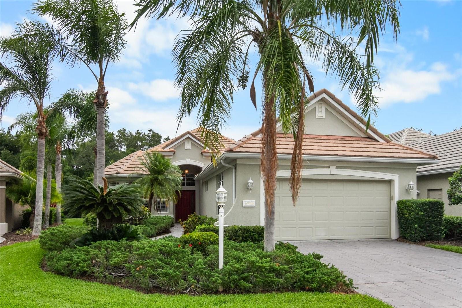 Single Family Residence in LAKEWOOD RANCH, FL - Daniel Dourado