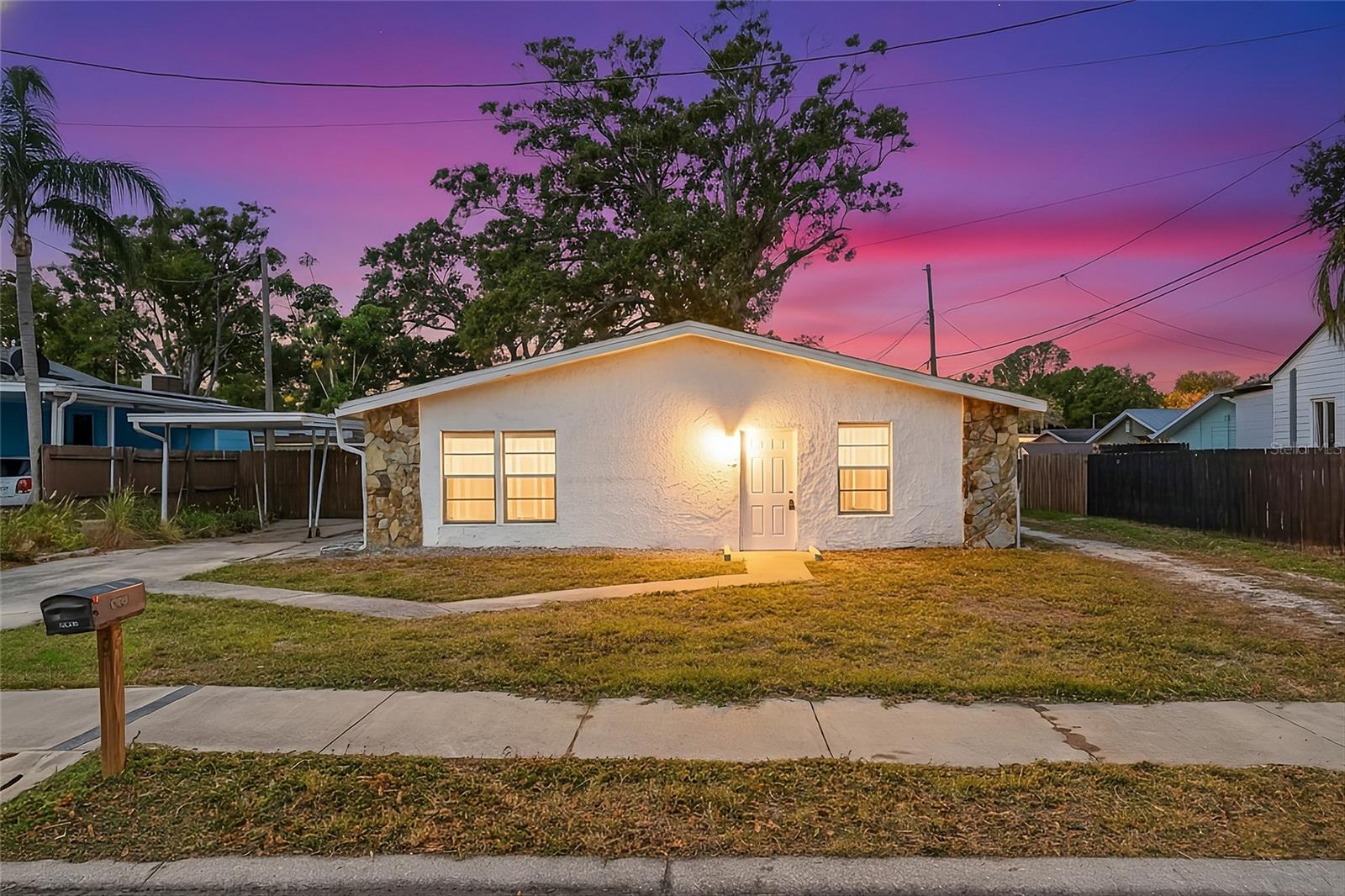 Single Family Residence em ST PETERSBURG, FL - Daniel Dourado