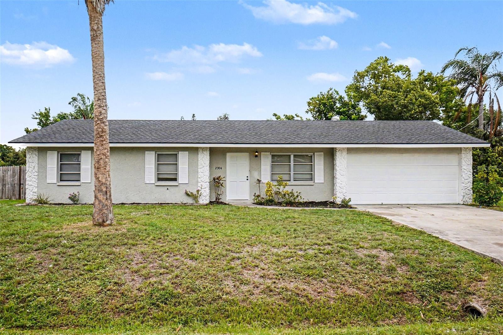 Single Family Residence in SARASOTA, FL - Daniel Dourado