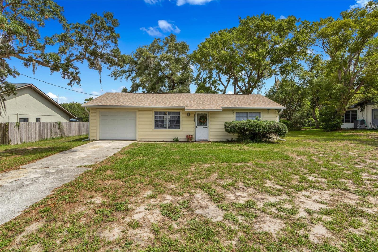 Single Family Residence em SPRING HILL, FL - Daniel Dourado