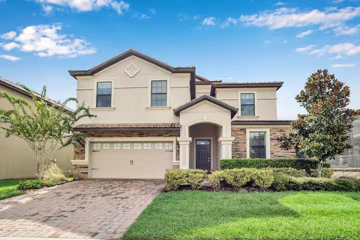 Single Family Residence in DAVENPORT, FL - Daniel Dourado