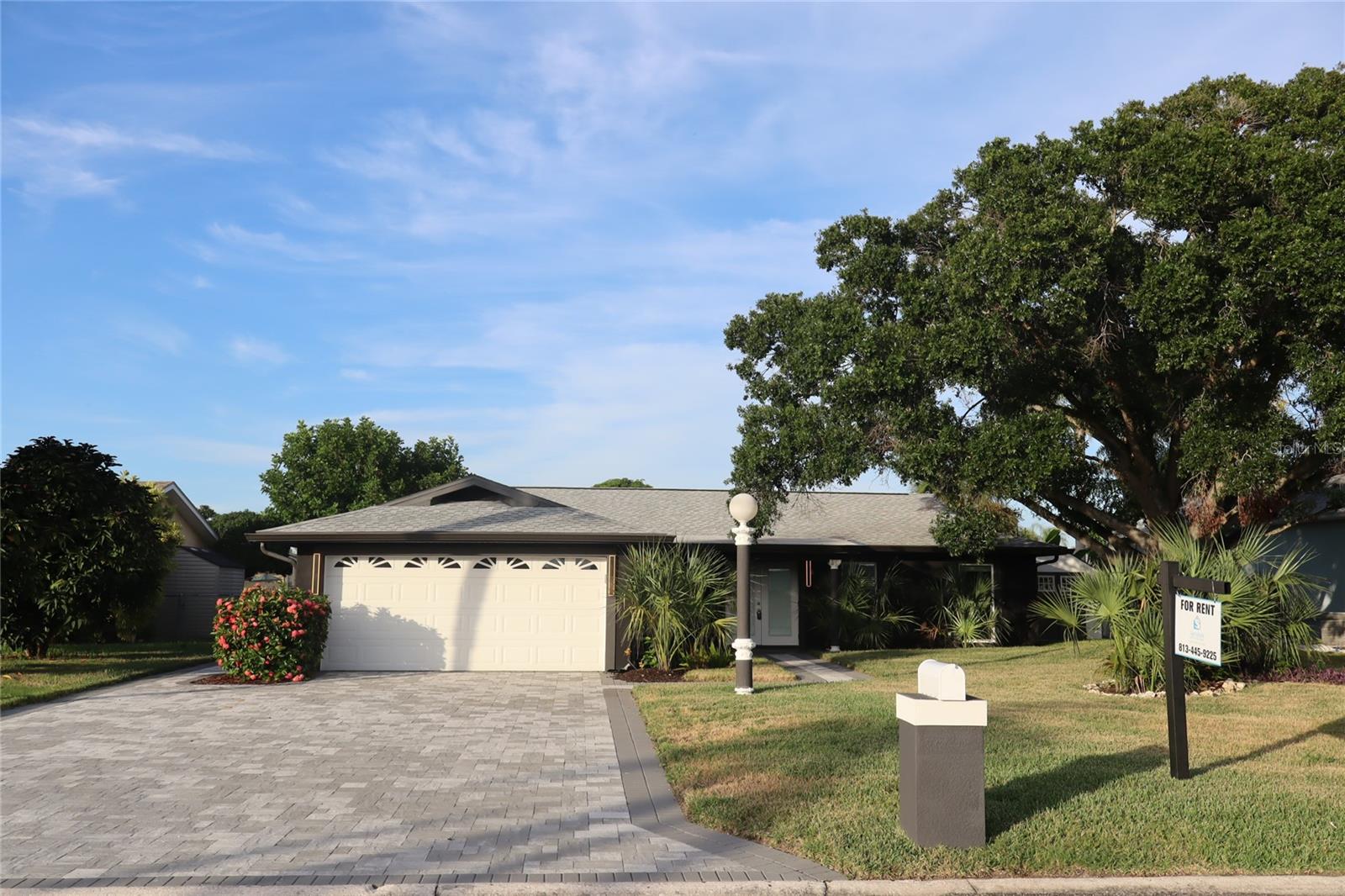 Single Family Residence em APOLLO BEACH, FL - Daniel Dourado