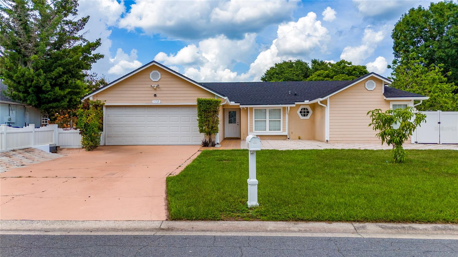 Single Family Residence in KISSIMMEE, FL - Daniel Dourado