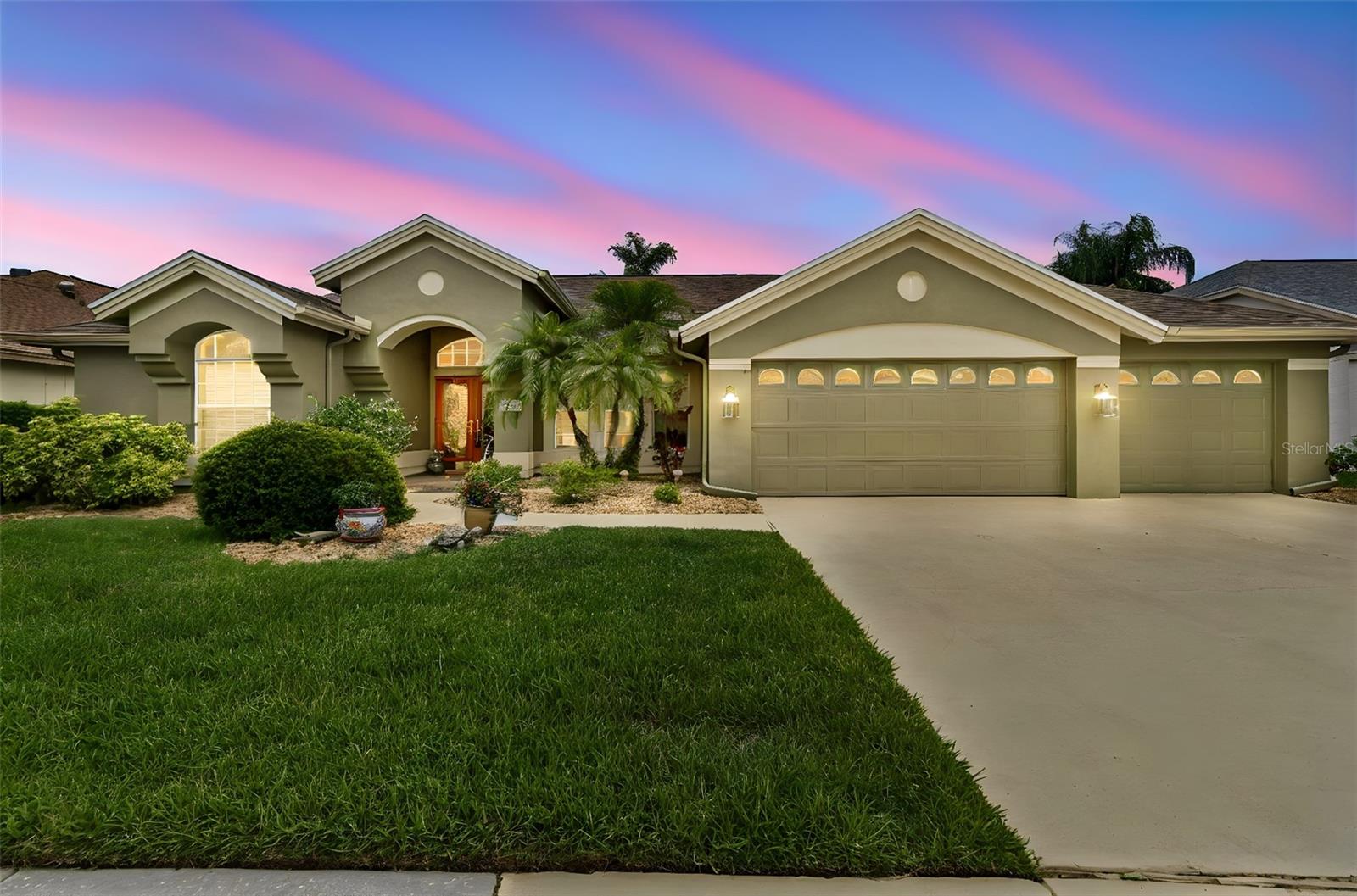 Single Family Residence in NEW PORT RICHEY, FL - Daniel Dourado