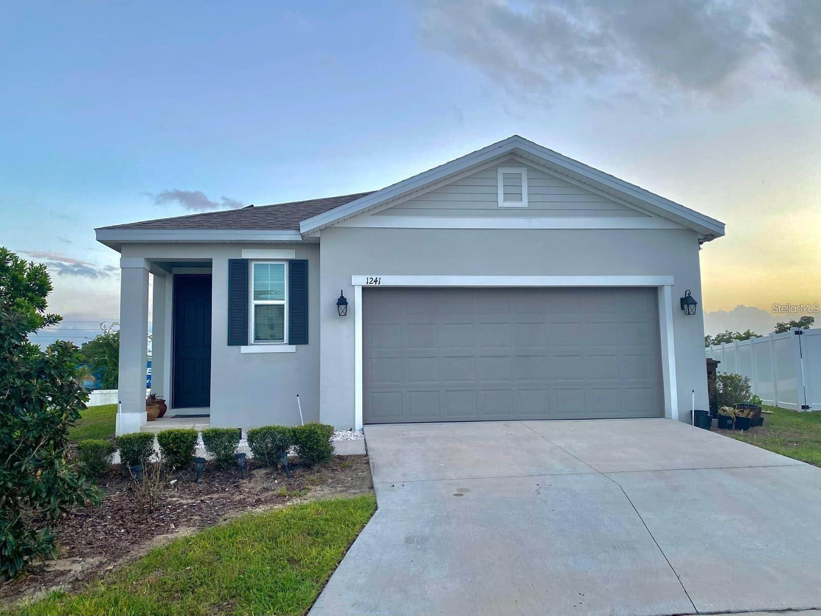 Single Family Residence in HAINES CITY, FL - Daniel Dourado