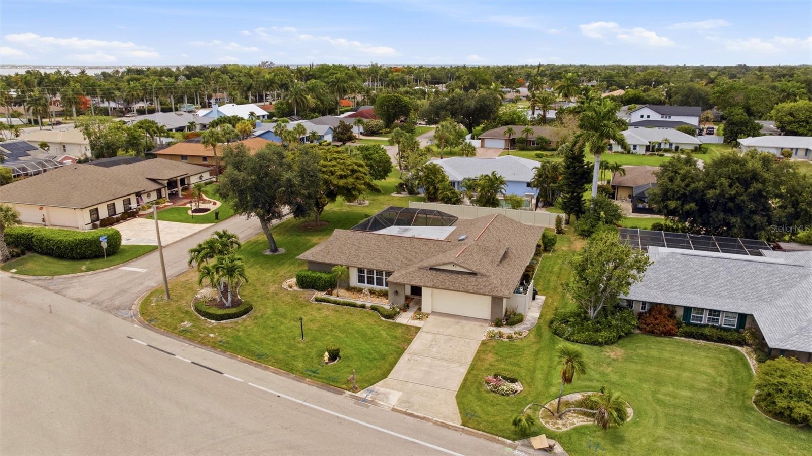 Single Family Residence in FORT MYERS, FL - Daniel Dourado