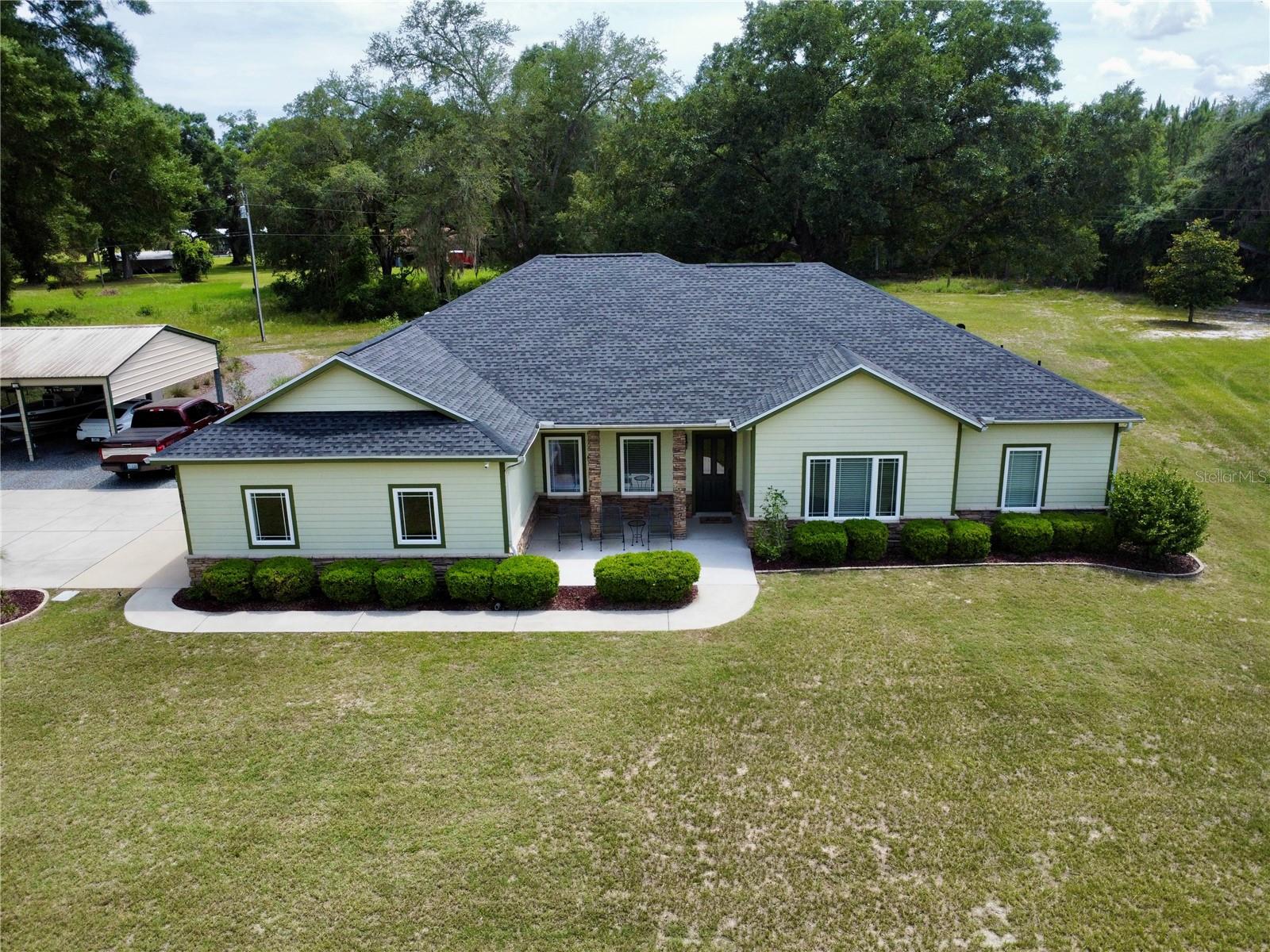 Single Family Residence in WILLISTON, FL - Daniel Dourado