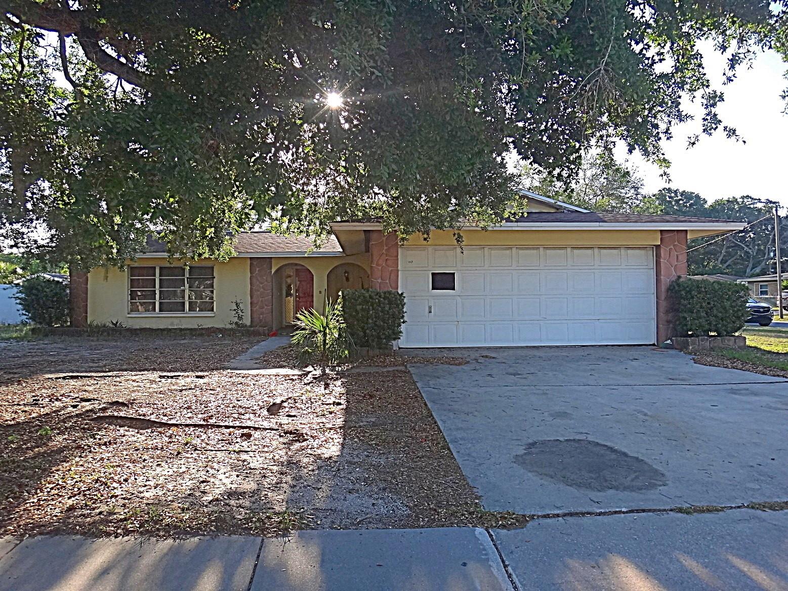 Single Family Residence in CLEARWATER, FL - Daniel Dourado