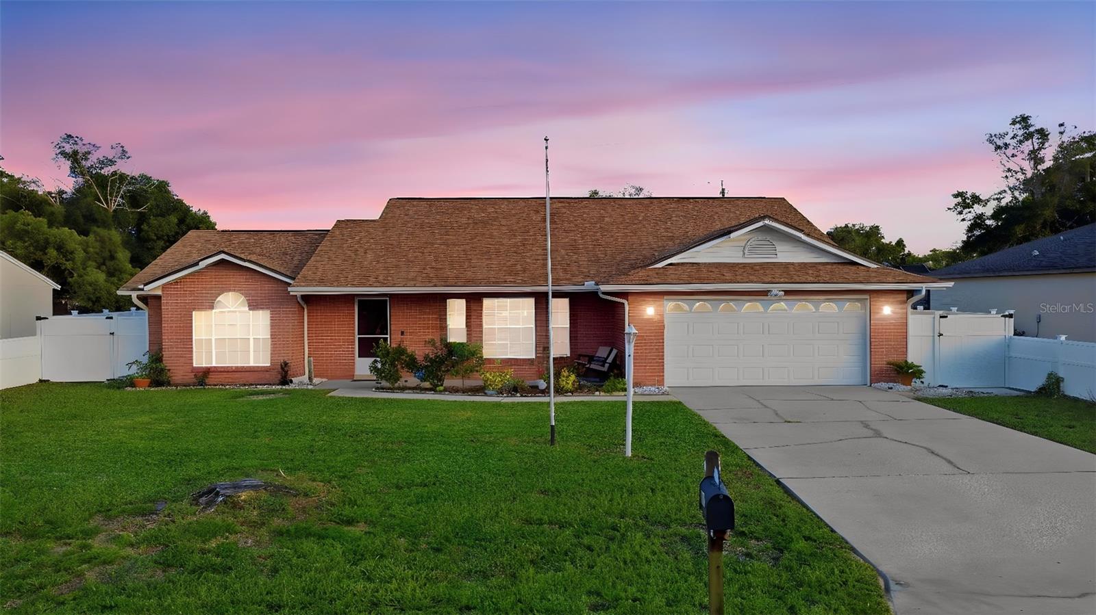 Single Family Residence em DELTONA, FL - Daniel Dourado